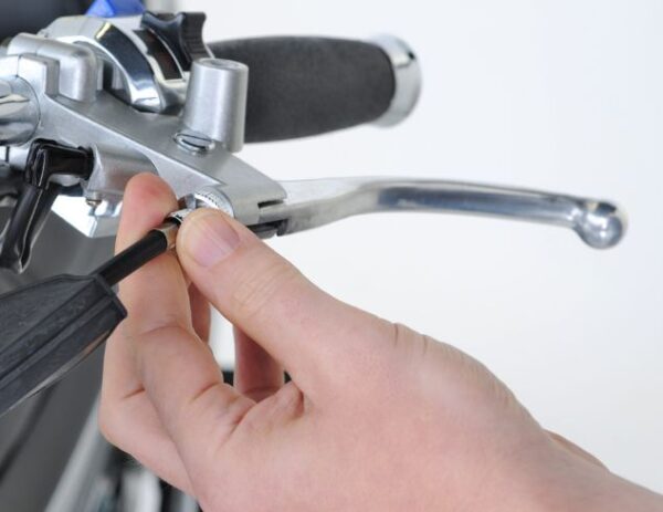 idle-times-bike-shop-shift-brake-cable-adjust